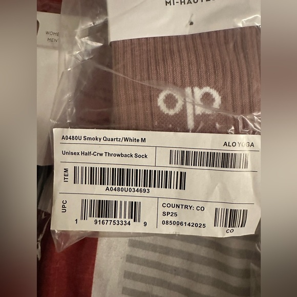 Alo Half Crew Throwback - Picture 4 of 7